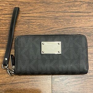 Michael Kors Black Textured Wristlet